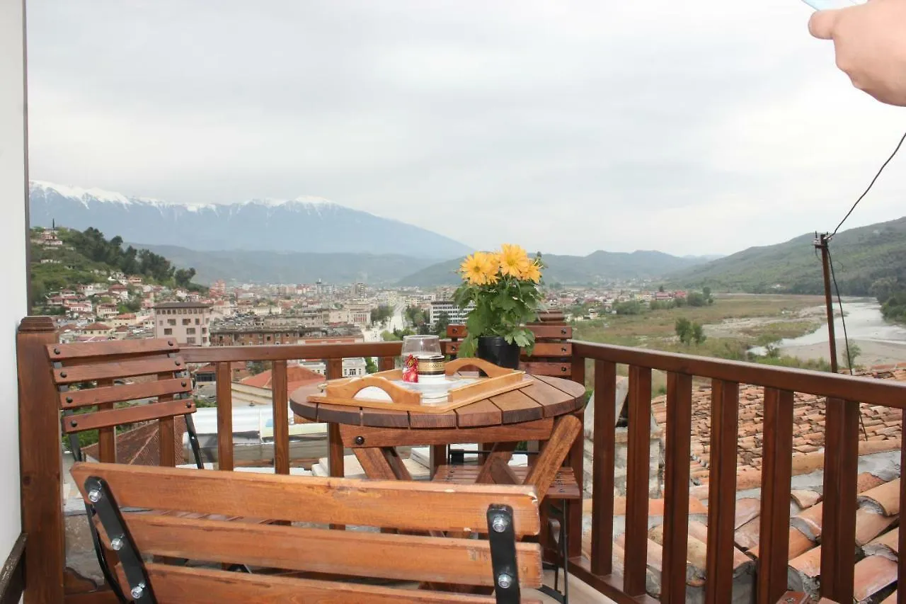 Guesthouse Arjan Berat 0*,