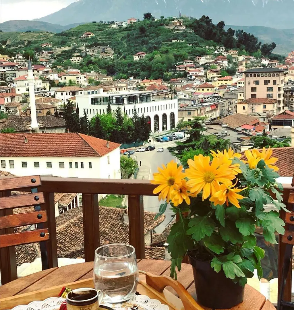 Guesthouse Arjan Berat 0*,  Albania