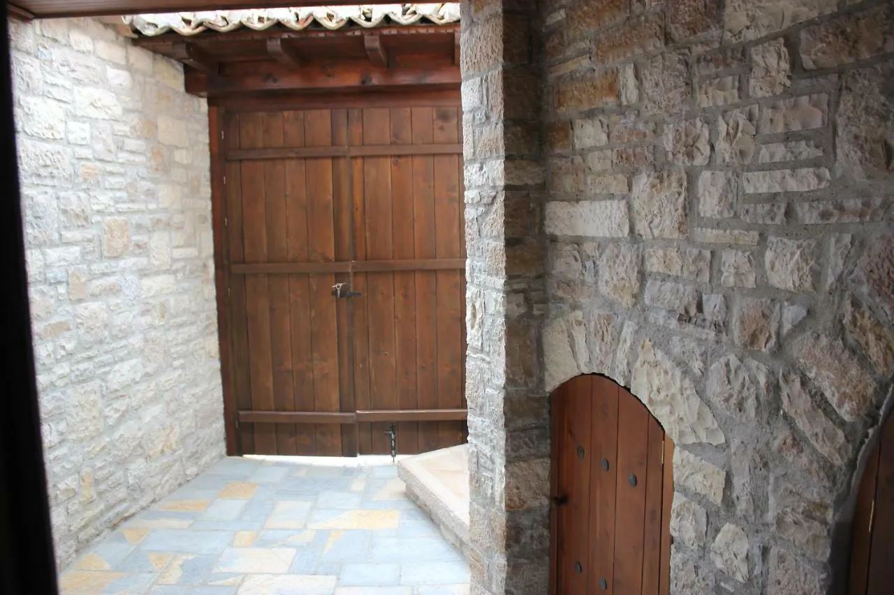 Guesthouse Arjan Berat 0*,  Albania